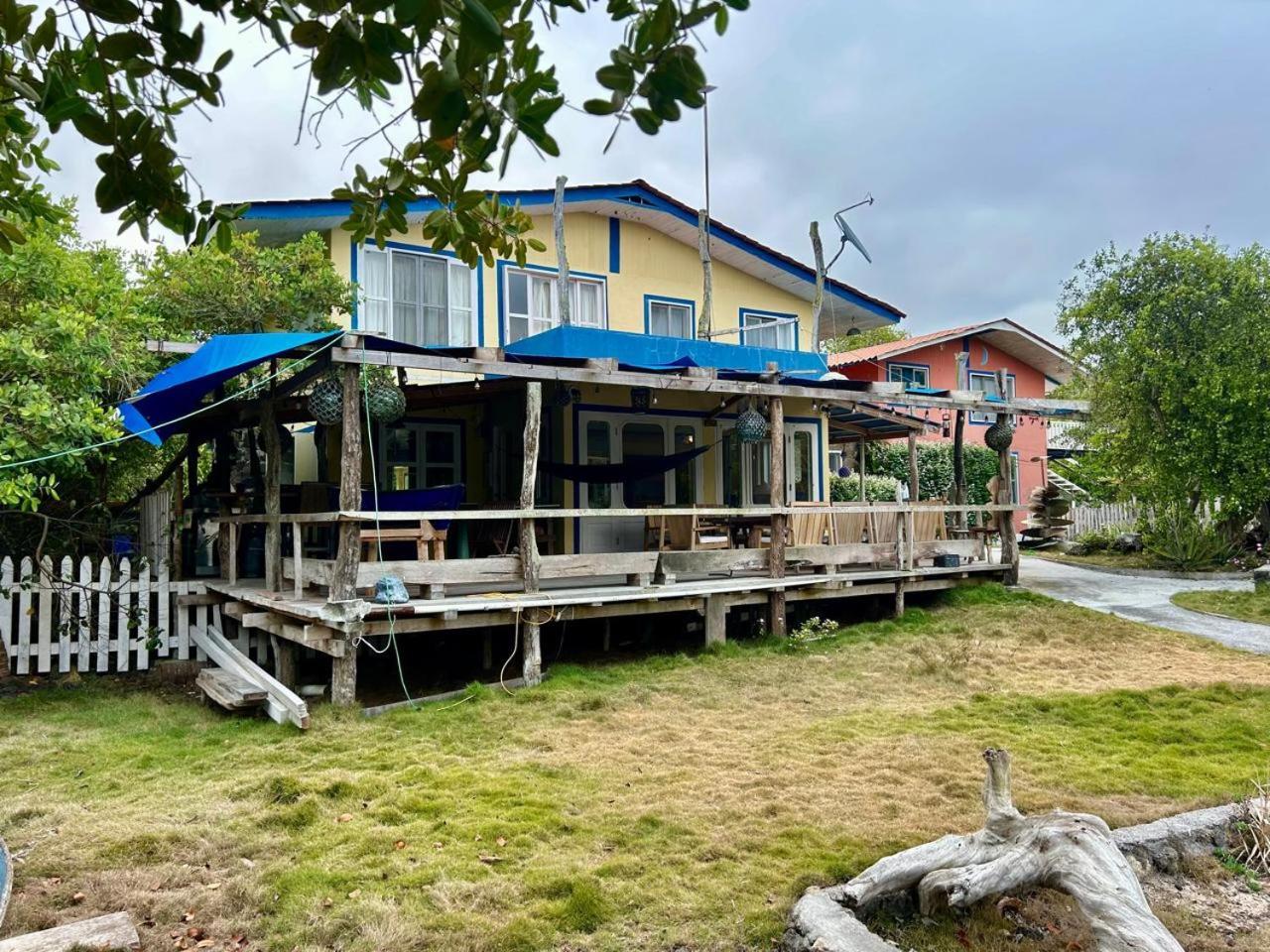 Bed and Breakfast Casa Kubler Puerto Ayora  Exterior foto